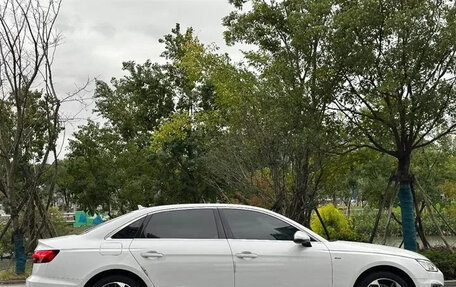 Audi A4, 2021 год, 2 335 000 рублей, 3 фотография