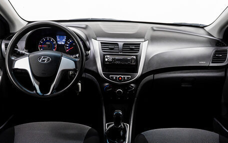 Hyundai Solaris II рестайлинг, 2012 год, 620 000 рублей, 17 фотография