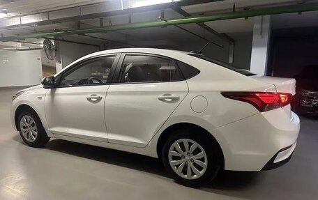 Hyundai Solaris II рестайлинг, 2017 год, 790 000 рублей, 5 фотография