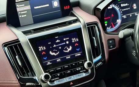 Toyota Crown, 2018 год, 2 290 000 рублей, 14 фотография