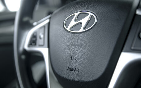 Hyundai Solaris II рестайлинг, 2014 год, 1 100 000 рублей, 23 фотография