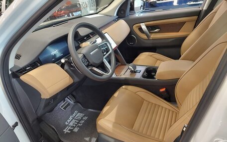 Land Rover Discovery Sport I рестайлинг, 2024 год, 4 444 444 рублей, 5 фотография