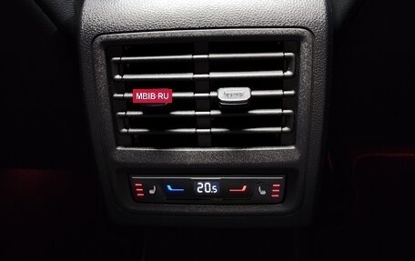 Volkswagen Golf GTI, 2024 год, 4 040 000 рублей, 7 фотография