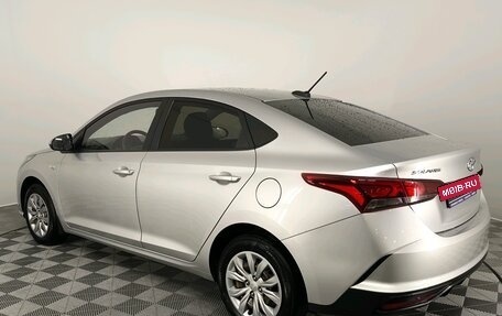 Hyundai Solaris II рестайлинг, 2021 год, 1 560 000 рублей, 8 фотография