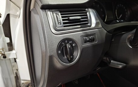 Skoda Rapid I, 2014 год, 850 000 рублей, 32 фотография