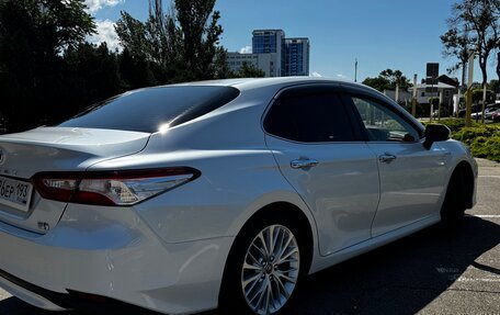 Toyota Camry, 2017 год, 2 650 000 рублей, 6 фотография