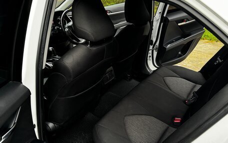 Toyota Camry, 2017 год, 2 650 000 рублей, 18 фотография