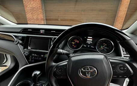 Toyota Camry, 2017 год, 2 650 000 рублей, 11 фотография