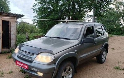 Chevrolet Niva I рестайлинг, 2004 год, 310 000 рублей, 1 фотография