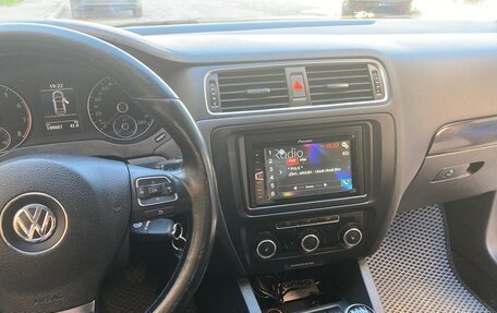 Volkswagen Jetta VI, 2011 год, 1 070 000 рублей, 7 фотография