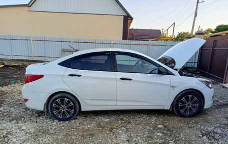 Hyundai Solaris II рестайлинг, 2014 год, 680 000 рублей, 4 фотография