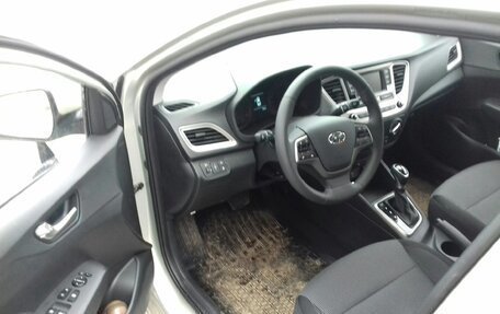 Hyundai Solaris II рестайлинг, 2019 год, 1 299 000 рублей, 3 фотография