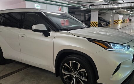 Toyota Highlander, 2021 год, 5 900 000 рублей, 4 фотография