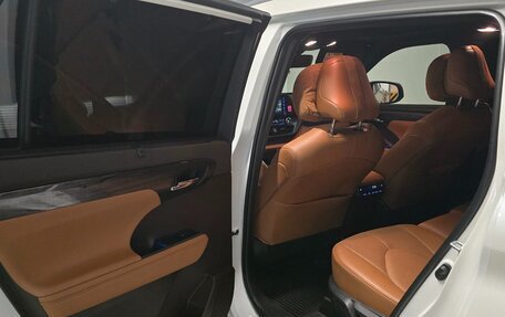 Toyota Highlander, 2021 год, 5 900 000 рублей, 9 фотография