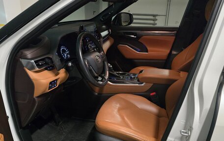 Toyota Highlander, 2021 год, 5 900 000 рублей, 7 фотография