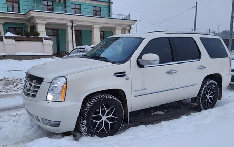 Cadillac Escalade III, 2011 год, 2 300 000 рублей, 14 фотография
