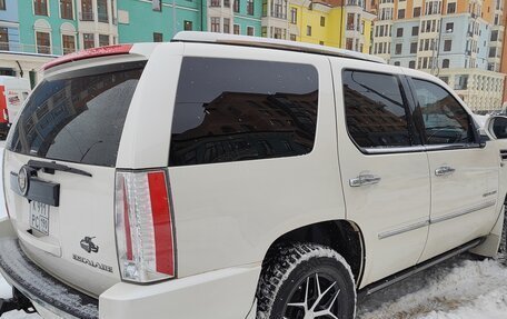 Cadillac Escalade III, 2011 год, 2 300 000 рублей, 13 фотография