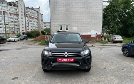 Volkswagen Touareg III, 2013 год, 2 400 000 рублей, 1 фотография