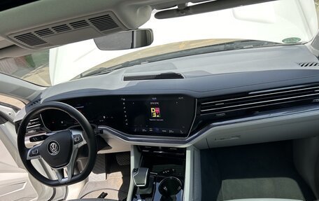 Volkswagen Touareg III, 2019 год, 6 450 000 рублей, 9 фотография