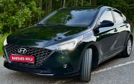 Hyundai Solaris II рестайлинг, 2021 год, 1 615 000 рублей, 2 фотография