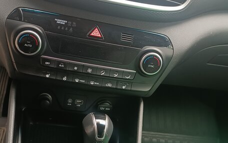 Hyundai Tucson III, 2018 год, 1 850 000 рублей, 14 фотография