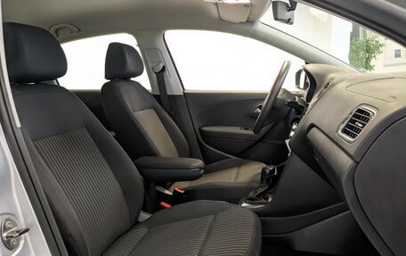 Volkswagen Polo VI (EU Market), 2011 год, 850 000 рублей, 23 фотография