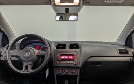 Volkswagen Polo VI (EU Market), 2011 год, 850 000 рублей, 14 фотография