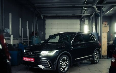 Volkswagen Tiguan II, 2020 год, 4 200 000 рублей, 1 фотография