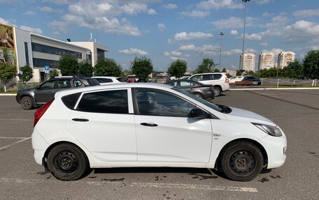 Hyundai Solaris II рестайлинг, 2013 год, 675 000 рублей, 3 фотография
