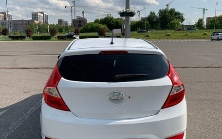 Hyundai Solaris II рестайлинг, 2013 год, 675 000 рублей, 2 фотография
