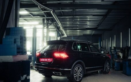 Volkswagen Tiguan II, 2020 год, 4 200 000 рублей, 2 фотография