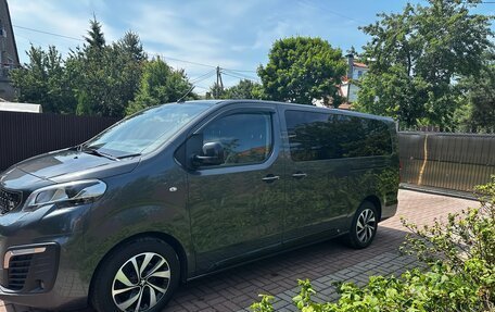 Peugeot Traveller I, 2019 год, 2 550 000 рублей, 7 фотография