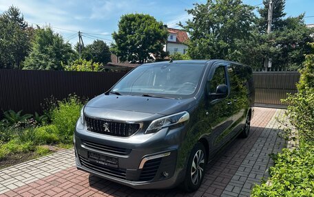 Peugeot Traveller I, 2019 год, 2 550 000 рублей, 8 фотография