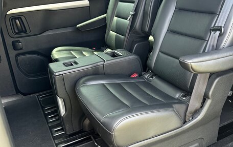 Peugeot Traveller I, 2019 год, 2 550 000 рублей, 14 фотография