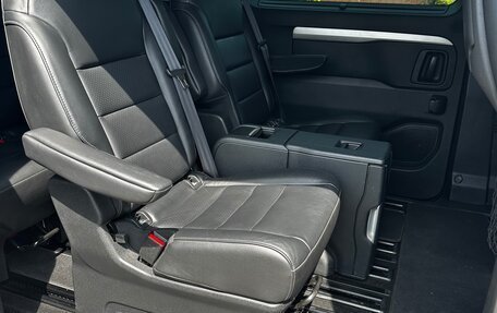 Peugeot Traveller I, 2019 год, 2 550 000 рублей, 13 фотография
