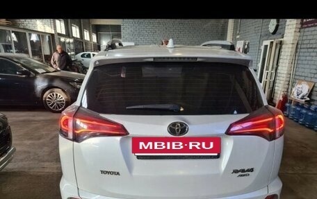Toyota RAV4, 2018 год, 2 949 000 рублей, 16 фотография