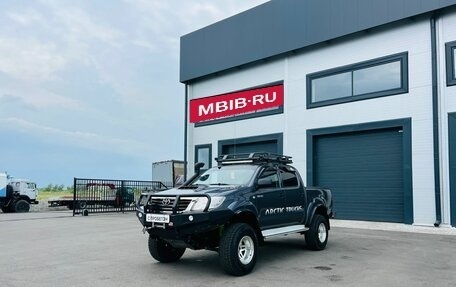 Toyota Hilux VII, 2014 год, 3 599 000 рублей, 2 фотография