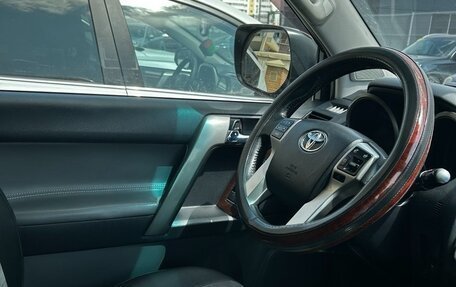 Toyota Land Cruiser Prado 150 рестайлинг 2, 2013 год, 3 000 000 рублей, 6 фотография