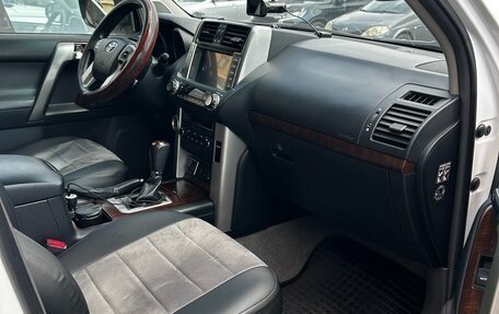 Toyota Land Cruiser Prado 150 рестайлинг 2, 2013 год, 3 000 000 рублей, 11 фотография