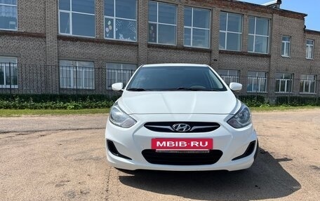 Hyundai Solaris II рестайлинг, 2013 год, 850 000 рублей, 2 фотография