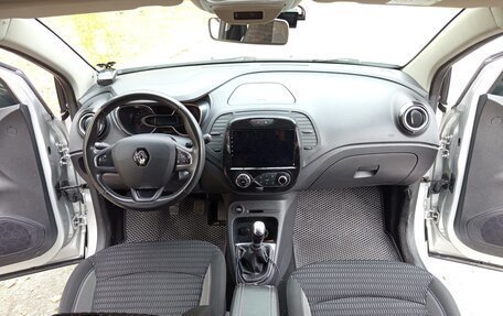 Renault Kaptur I рестайлинг, 2017 год, 1 500 000 рублей, 9 фотография