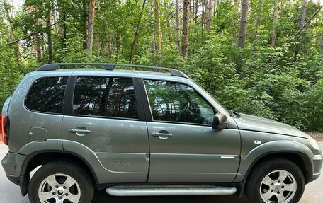 Chevrolet Niva I рестайлинг, 2011 год, 520 000 рублей, 2 фотография