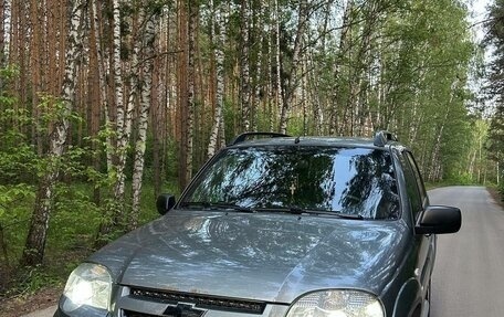 Chevrolet Niva I рестайлинг, 2011 год, 520 000 рублей, 4 фотография