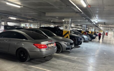 Mercedes-Benz E-Класс, 2011 год, 1 350 000 рублей, 6 фотография