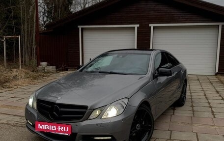 Mercedes-Benz E-Класс, 2011 год, 1 350 000 рублей, 3 фотография