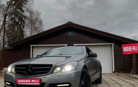 Mercedes-Benz E-Класс, 2011 год, 1 350 000 рублей, 4 фотография