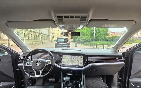 Volkswagen Touareg III, 2019 год, 5 850 000 рублей, 3 фотография