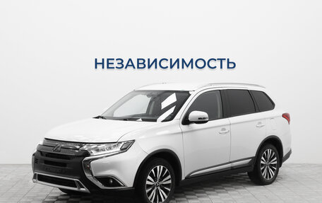 Mitsubishi Outlander III рестайлинг 3, 2019 год, 1 966 000 рублей, 1 фотография