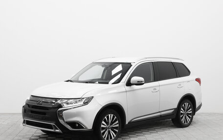 Mitsubishi Outlander III рестайлинг 3, 2019 год, 1 966 000 рублей, 2 фотография