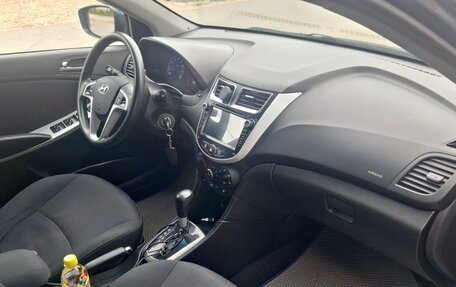 Hyundai Solaris II рестайлинг, 2013 год, 920 000 рублей, 19 фотография